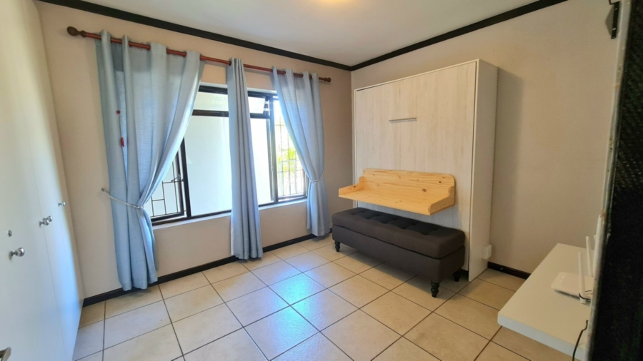 To Let 2 Bedroom Property for Rent in Bowtie Western Cape